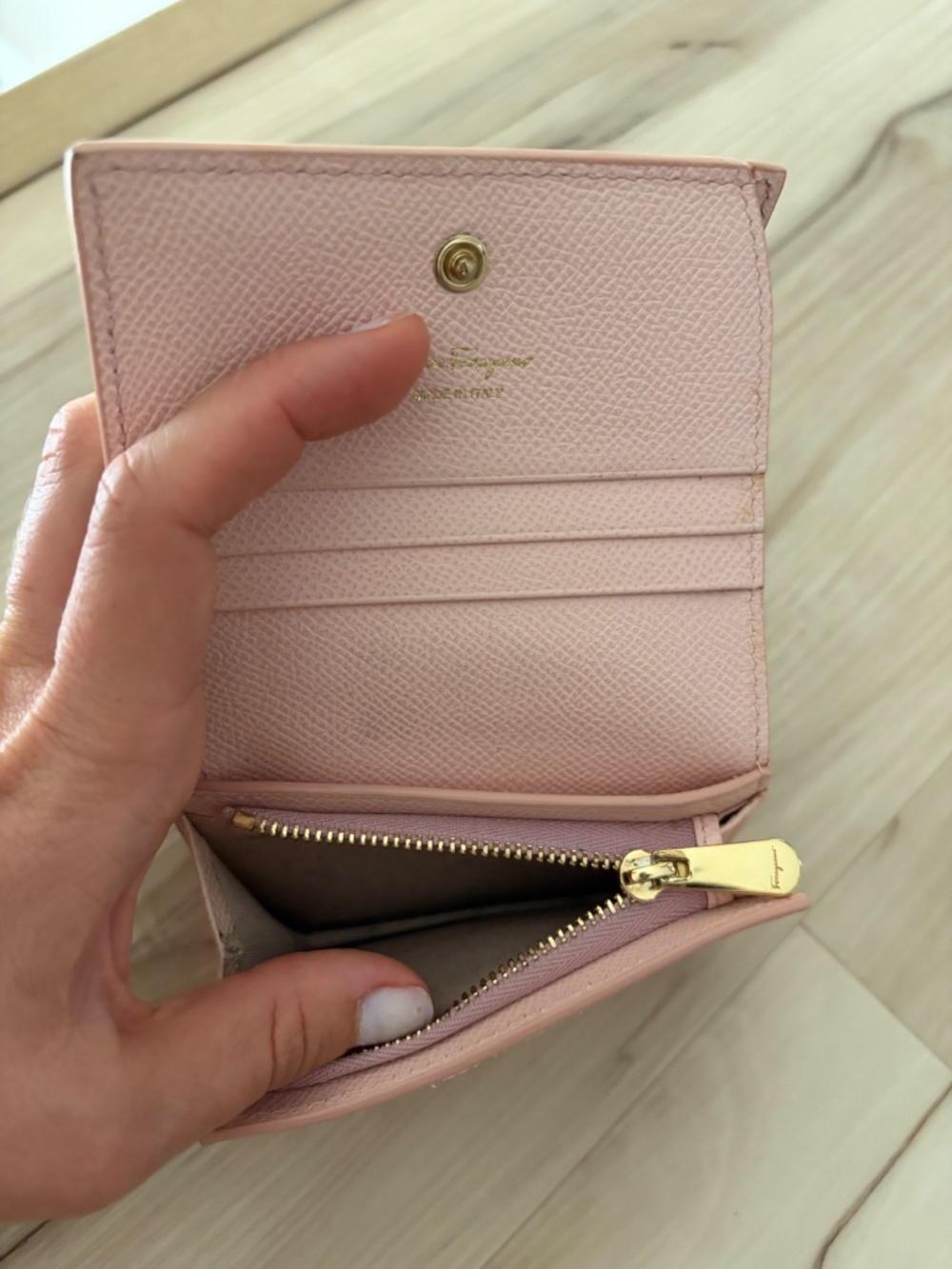 Ferragamo Wallet - Picture 8 of 9